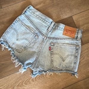 Levi Shorts 🦋